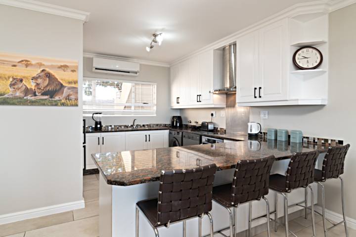 Beverly Hills Malibu 33 Kitchen